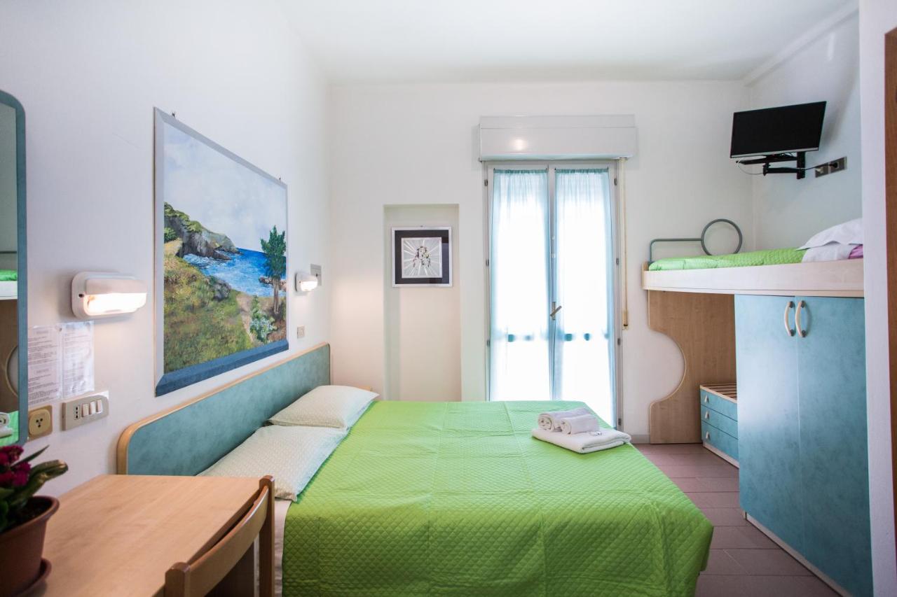 Hotel Silvana Cattolica Eksteriør bilde
